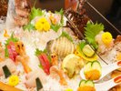 伊勢海老・あわびはじめ新鮮な海幸を存分にお楽しみ下さい。(画像は3人前一例)
