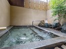 貸切露天風呂「風の湯」 ゆったりとしたプライベートなお時間をお過ごしください