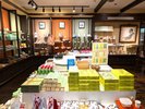 今時珍しい!?お土産コーナーも充実しています。