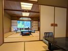 【開春楼の間】広々としているのでお子様連れのお客様からも人気のお部屋です。