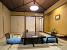 【露天風呂付き客室】「紅梅」。テラス付き露天風呂がついたお部屋。