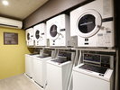 ◆10F<ランドリーコーナー>洗濯機:無料、乾燥機:有料(100円/20分)
