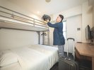1名利用でも上段が荷物置きに使えます※使用感イメージ