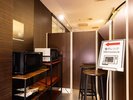 電子レンジ2台(1F ロビーに設置)