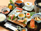 【朝食】太平洋を望む開放的なレストランで身体にやさしい和朝食をお愉しみいただけます。