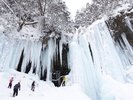 冬には滝巡りがおススメです。