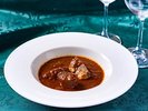 お弁当　阿蘇王のビーフシチュー　　ごろっとした大きいお肉と特製デミグラスをお楽しみ下さい。