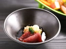 □【彩の料理 一例】先附け 馬肉のたたき 茄子ぽん酢和え