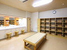 □【脱衣場】脱衣洗面も広々、ゆったりご利用いただけます