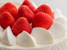 □記念日やお祝いのお客様へ、ホールケーキ・花束などのお手配・お手伝いを承ります。※別途料金・要ご相談