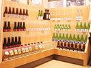 《館内》飲み切りサイズの広島地酒コーナ。部屋のみやお土産に♪