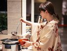 自然を眺めるレストランで、みんなで楽しいお食事を♪