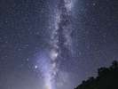 *【鳥海山荘の夜景】見上げた夜空に輝く星々