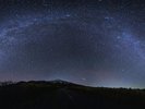 *【鳥海山荘の夜景】見上げた夜空に輝く星々
