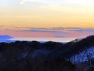 *夕焼けに染まる日本海と新潟県粟島