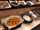 朝食ビュッフェ:メインのバイキングコーナーになります。