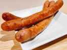 太陽ファーム産ソーセージ!お皿からはみ出るくらいのビックサイズを切らずにそのまま提供しています♪