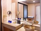 �W�]���C�t�� ���ʋq���u��v�i���j���I���ꂽ�A���j�e�B�𑵂��A���K�ɂ��߂������������܂��B