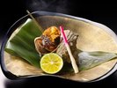 磯の香りがたまらない、サザエのつぼ焼き。