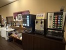 【オールインクルーシブ】ラウンジでは24時間、お好きなタイミングでドリンクをお楽しみいただけます。