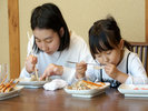 塩釜で蒸し焼きにされたカニは、黙ってしまう美味しさ!