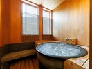 「半露天(美泡)露天風呂付客室」和室+2ベッド(2間)/例1