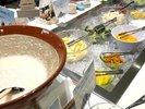 朝食:名物とろろごはんとビュッフェメニュー