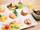夕食ビュッフェ盛り付け例