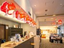 フロント、売店、キッズスペースは1階にございます。