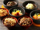 【だるま食堂】ランチメニュー。信州牛や信州豚など、お肉にこだわった丼ものが楽しめます