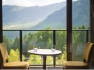 テラスからは山林を眺めることができます。