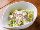 ・【夕食一例】新鮮野菜のサラダ。シャキッとした食感を楽しめます