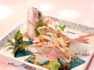 春を告げる桜鯛の姿造り。季節限定プランでお愉しみください。
