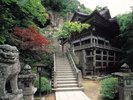 奇岩と苔、静寂に包まれた名刹「那谷寺 」(山中温施から車で約20分)