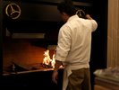 レストランMAKIBI - 薪火の香りが食卓に広がる、ワイルドで温かみあるディナービュッフェ