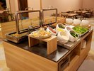 ご夕食ビュッフェ(一例) - 地元食材を活かしたビュッフェで、五感を満たす夕食を
