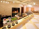 ご夕食ビュッフェ(一例) - 地元食材を活かしたビュッフェで、五感を満たす夕食を