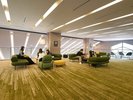 インフィニティリビング - 吹き抜けのメインラウンジを上から眺めながら、寛ぎのひととき