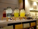 メインラウンジ(無料) - アルコールからソフトドリンクまで!小腹を満たすのに嬉しいお菓子もご用意