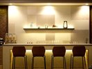 メインラウンジ(無料) - アルコールからソフトドリンクまで!小腹を満たすのに嬉しいお菓子もご用意