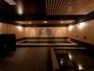 大浴場幽玄 ※ご宿泊者様無料 - 落ち着きある闇と湯気が交わる「幽玄」で、静かな時間を過ごす