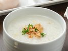 【中華朝食】シェフこだわりの中華粥。疲れた体にじんわりと染み渡ります。