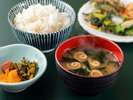 朝ごはんは無料サービス