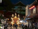 【祇園祭り】成田山表参道に面した場所に位置しており、目の前を通る山車・屋台をご覧いただけます。