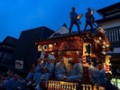 【祇園祭り】見事な彫刻や装飾で彩られた山車・屋台が繰り出し、成田山表参道やその周辺一帯を巡行します。
