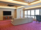 【プレミアム和空スイート】プライベートダイニングとして利用可能なリビングルーム