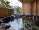 【鳳凰棟】特別室/和室(客室露天風呂の一例)