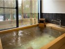 【本館・瑞雲棟】温泉風呂付き和室/15畳(客室内風呂の一例)