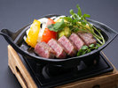 メイン料理の焼き物で、のどぐろの塩焼き、黒毛和牛ステーキより、お好きな一品をお選びいただけます。