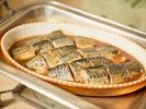 【朝食|焼き魚】ふっくらと焼き上げたお魚。ご飯が進む、和食派に欠かせない定番の一品です。